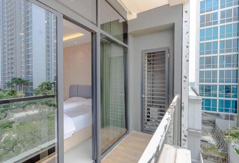Emka Lodge Studio Room The Vertu Apartemen Ciputra World Surabaya