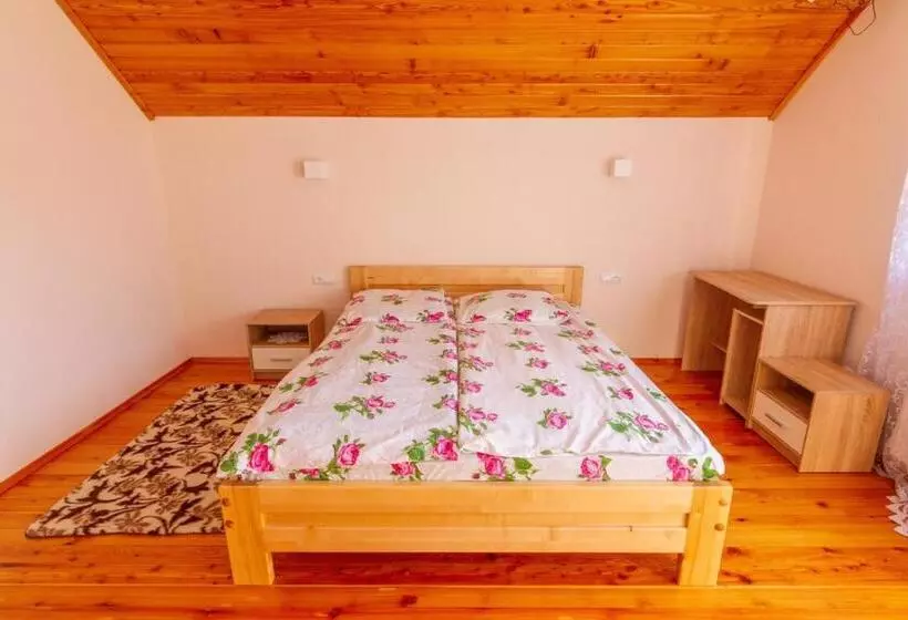 ホテル садиба під лісом