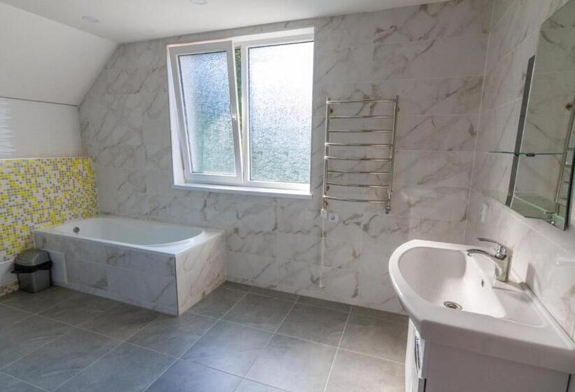 Hotel садиба під лісом