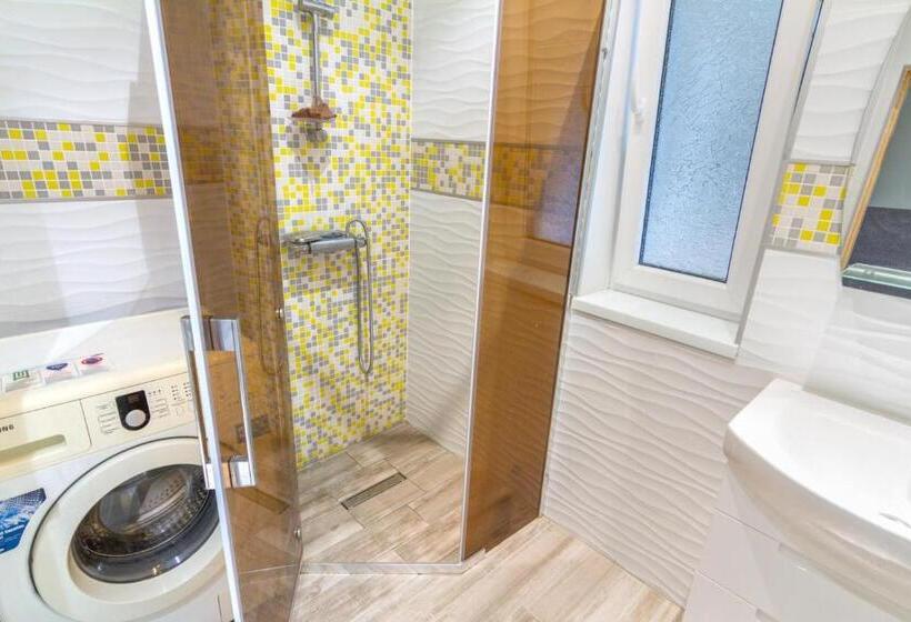 Hotel садиба під лісом