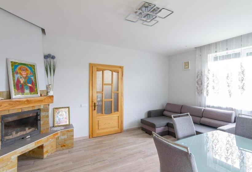 Hotel садиба під лісом