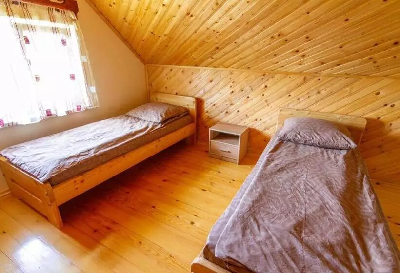 ホテル садиба під лісом