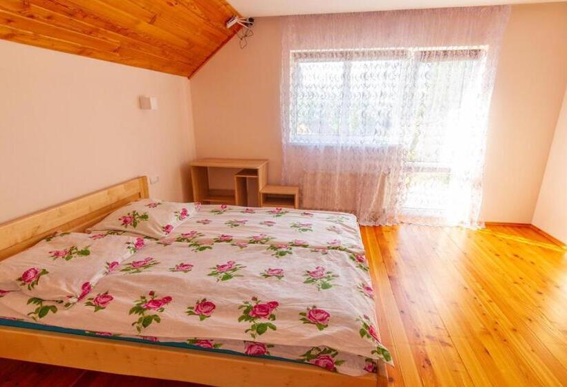 Hotel садиба під лісом