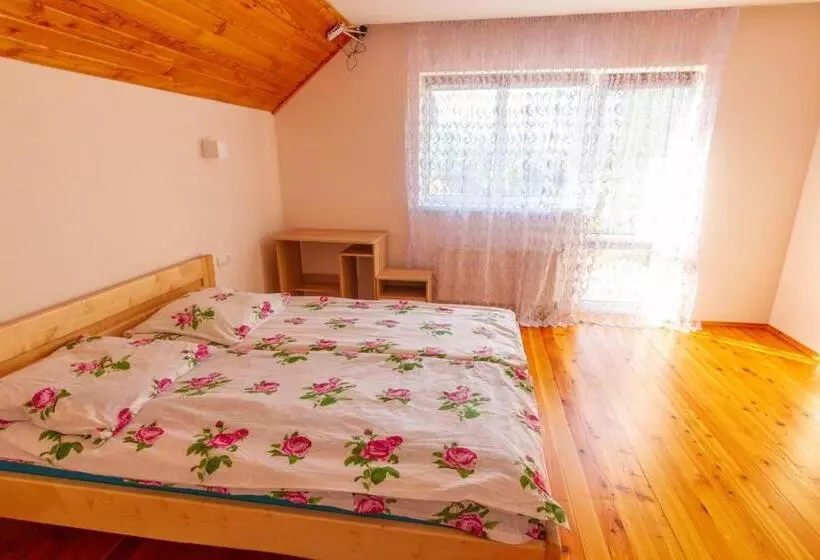 ホテル садиба під лісом