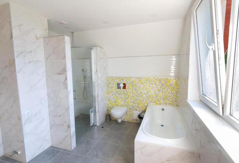 Hotel садиба під лісом