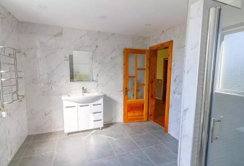 ホテル садиба під лісом