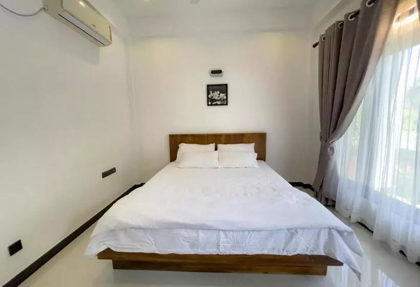 Hotelli The Reef Resort