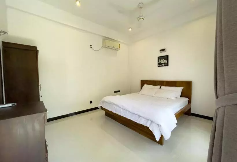 Hotelli The Reef Resort