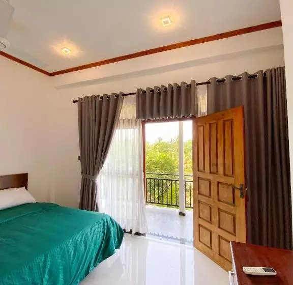 Hotelli The Reef Resort