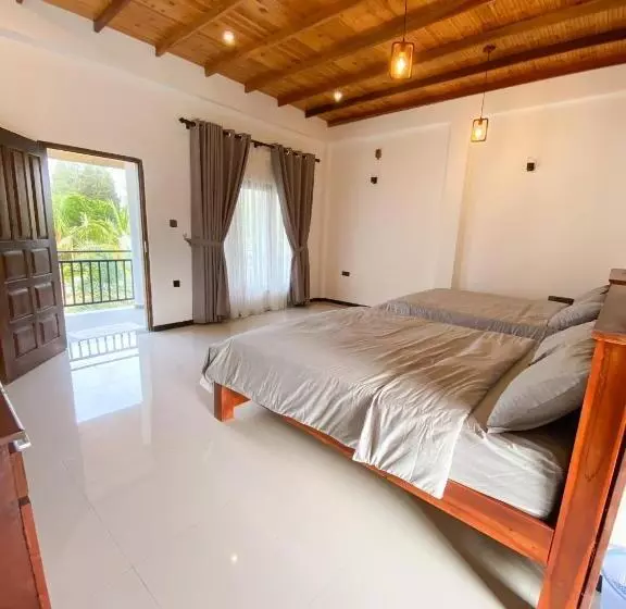 Hotelli The Reef Resort
