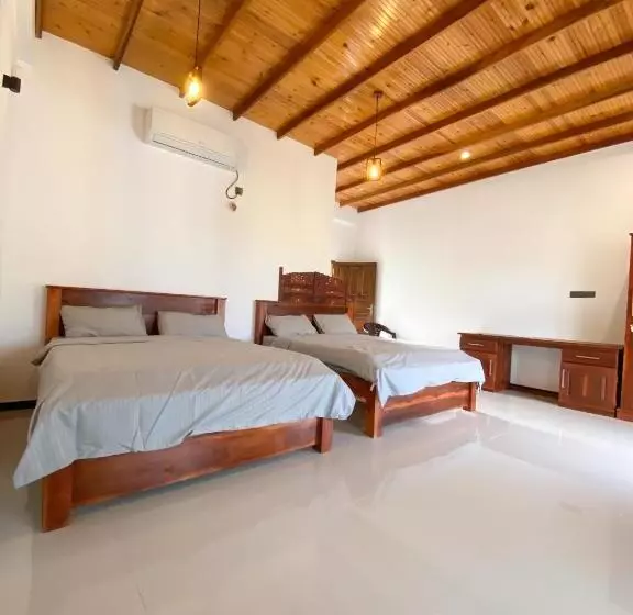 Hotelli The Reef Resort