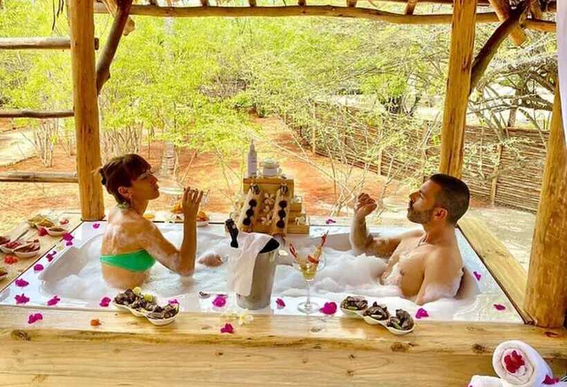 پانسیون Rock And Sea Bubble Lodges