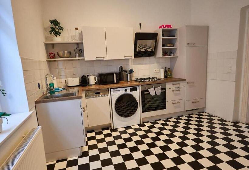 Renovated & Cozy Close To Museumsquartier