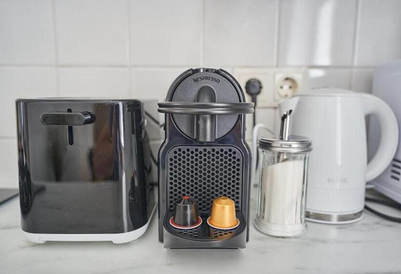 Renovated & Cozy Close To Museumsquartier