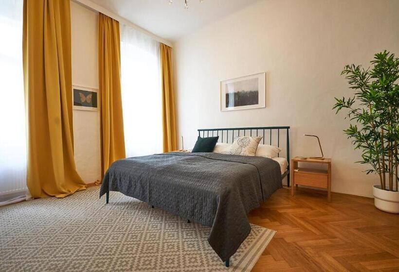 Renovated & Cozy Close To Museumsquartier