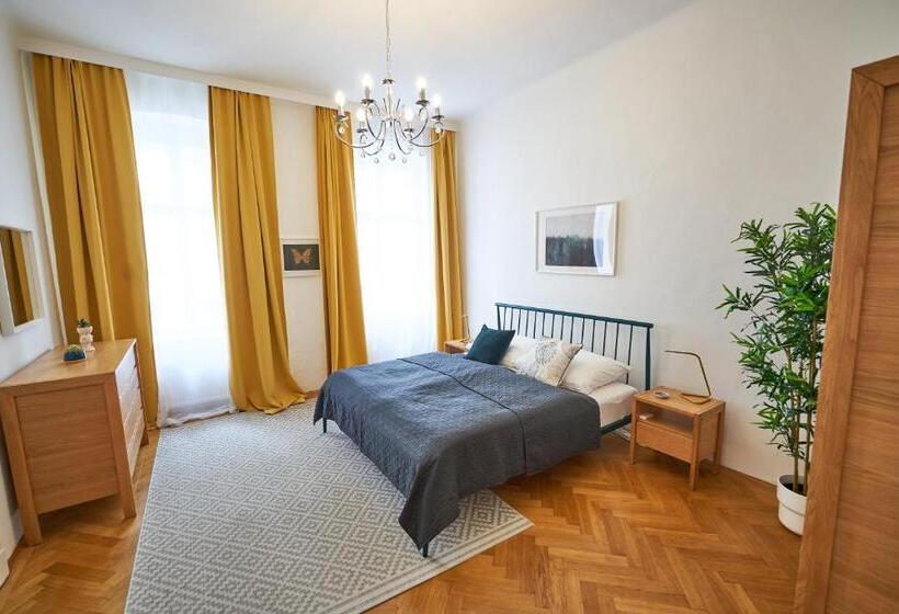 Renovated & Cozy Close To Museumsquartier