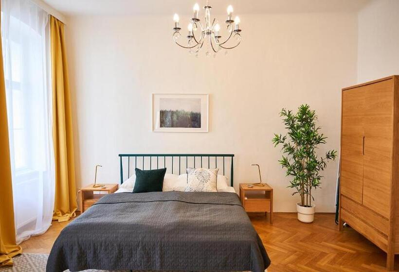 Renovated & Cozy Close To Museumsquartier