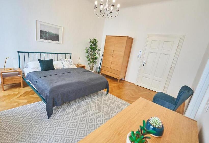 Renovated & Cozy Close To Museumsquartier