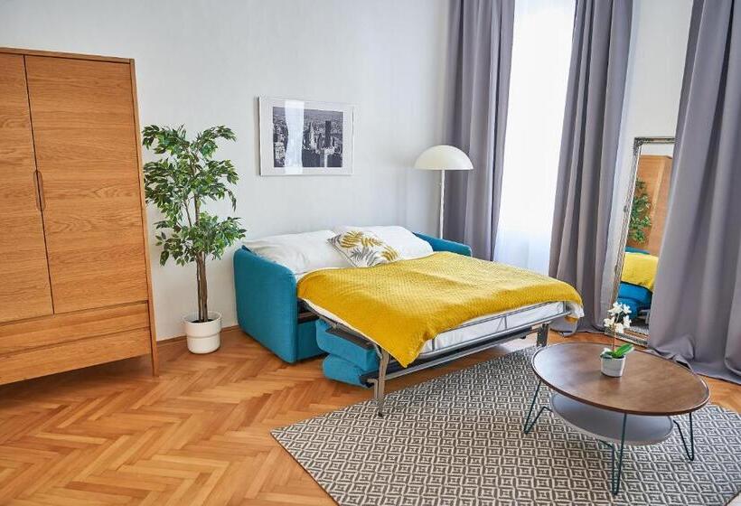 Renovated & Cozy Close To Museumsquartier