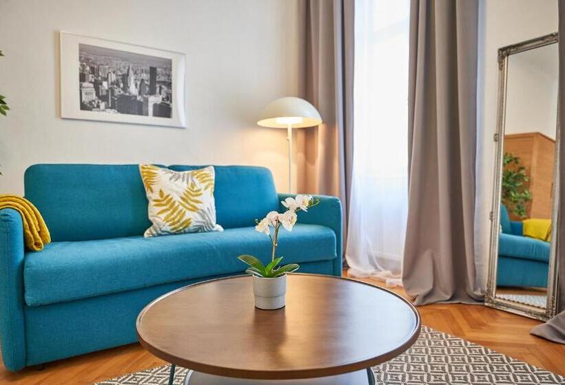 Renovated & Cozy Close To Museumsquartier