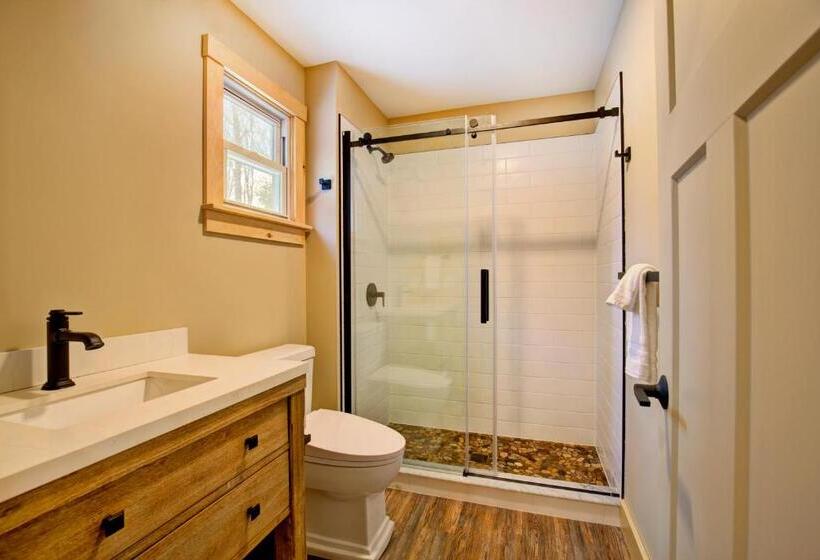 旅馆 The Lodge By Sunapee Stays