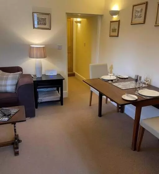 Ground Floor Garden Cottage, Near Stonehenge