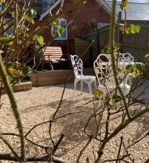 Ground Floor Garden Cottage, Near Stonehenge
