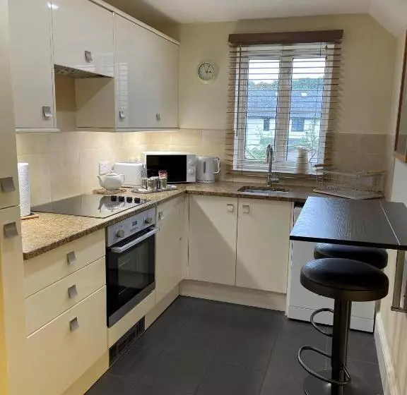 Ground Floor Garden Cottage, Near Stonehenge