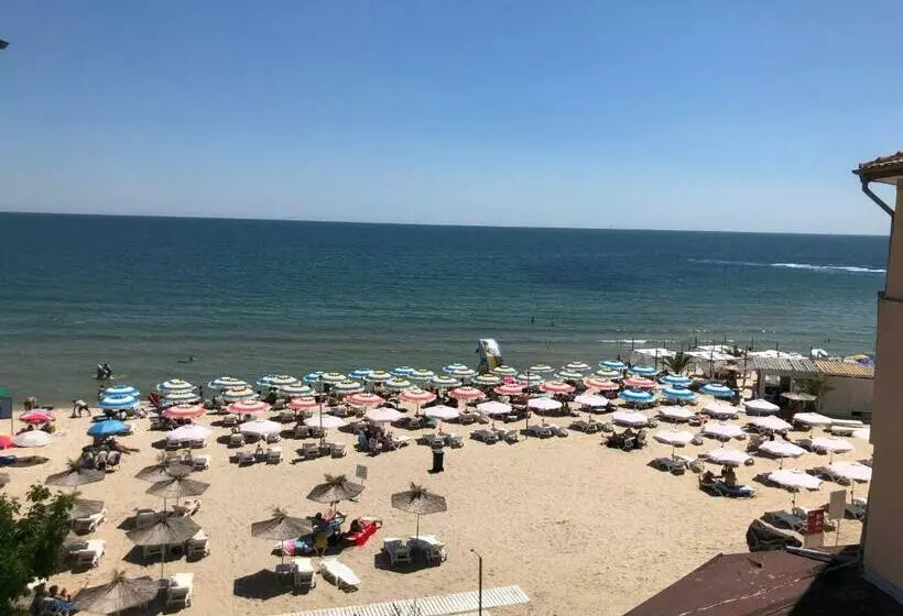 Hotelli Palma Weiss