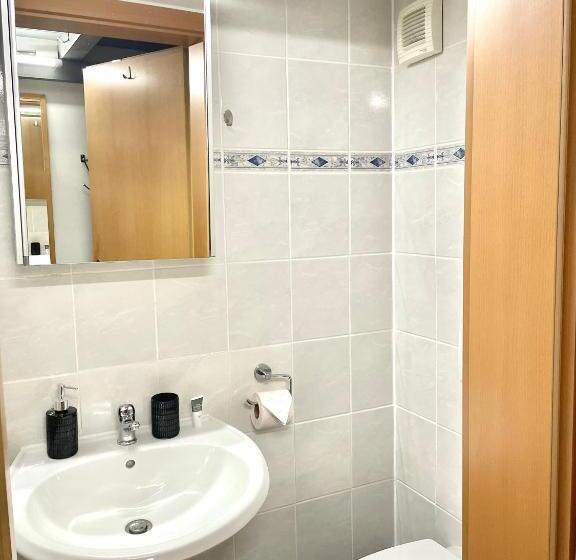 Mini Smart Studio Self Check In