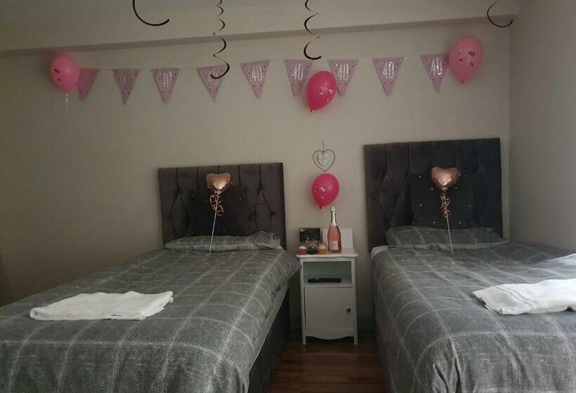 مُتل City Centre 5 Double Bedroom Detached