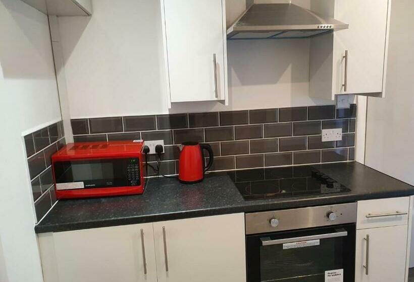 مُتل City Centre 5 Double Bedroom Detached