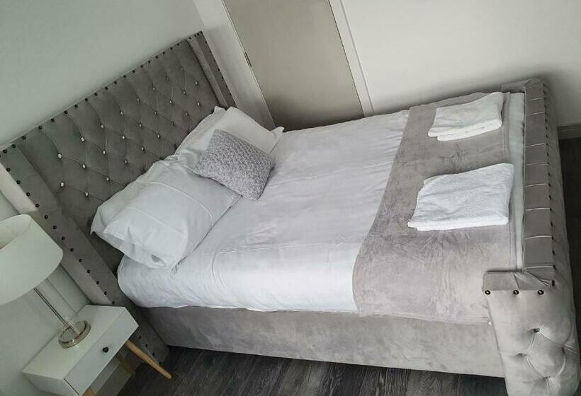 مُتل City Centre 5 Double Bedroom Detached