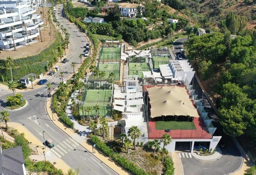 Brand New, Elegant Three Bed Apartment