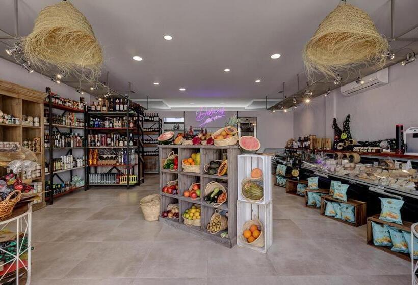 Brand New, Elegant Three Bed Apartment