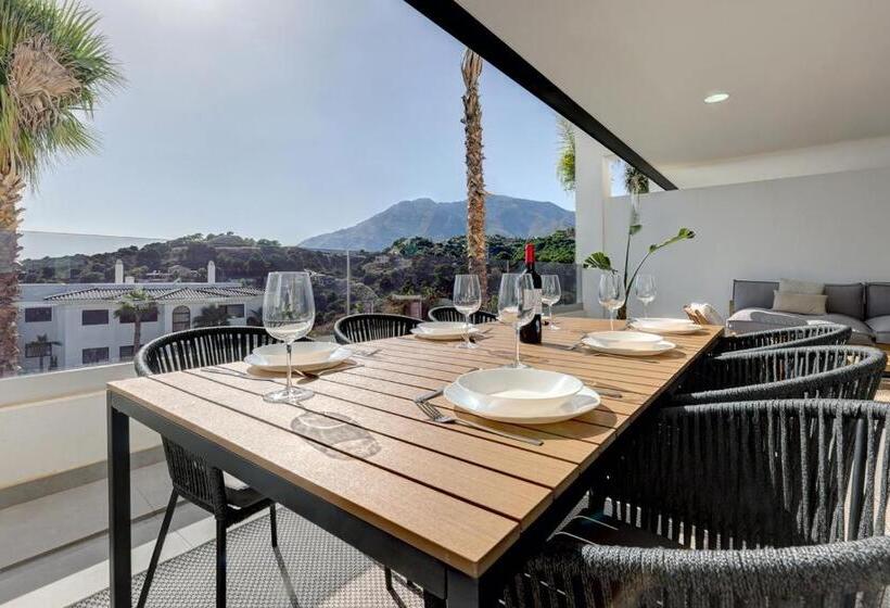 Brand New, Elegant Three Bed Apartment