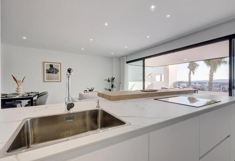 Brand New, Elegant Three Bed Apartment