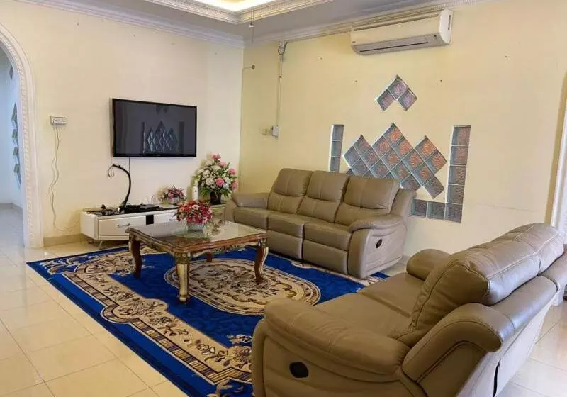 Hotelli Oyo 90425 Embun Homestay 1