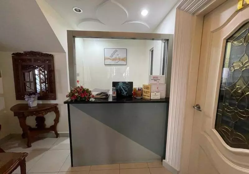 Hotelli Oyo 90425 Embun Homestay 1