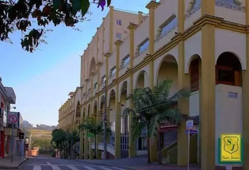 ホテル Saint James Palace