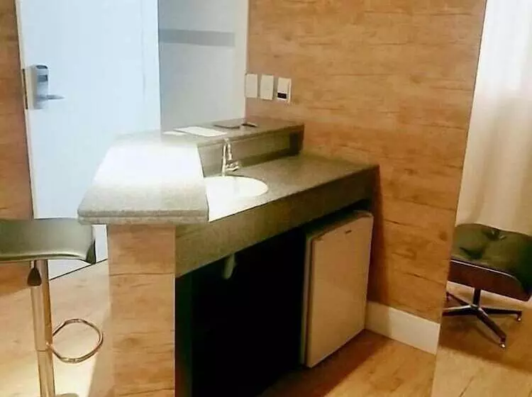 ホテル Saint James Palace