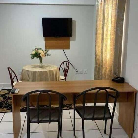 Отель Saint James Palace