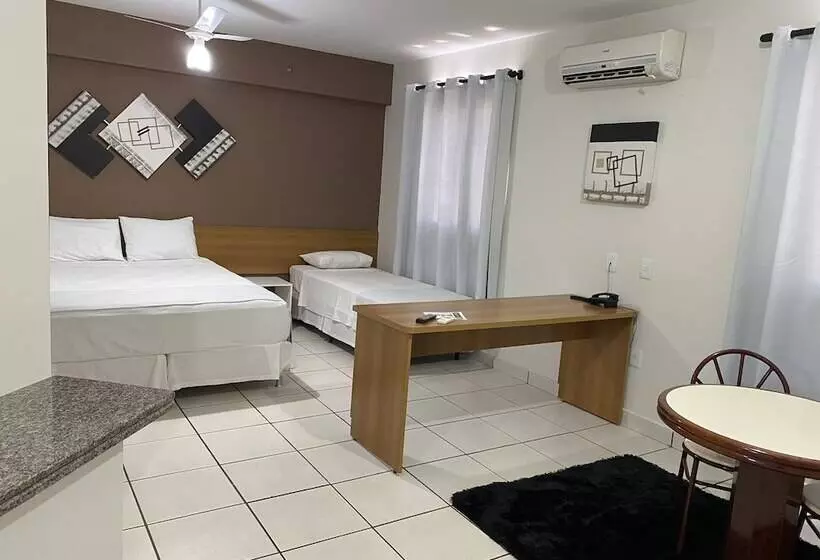 ホテル Saint James Palace