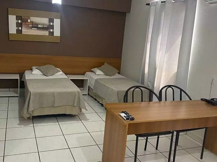 ホテル Saint James Palace