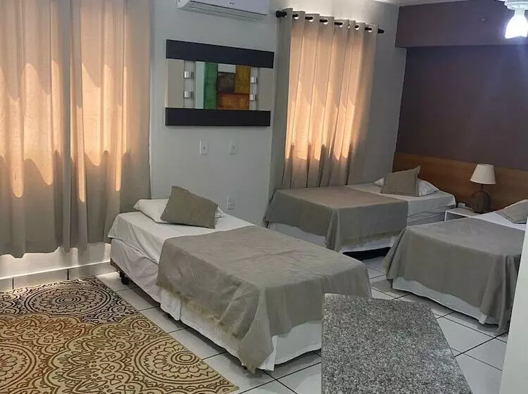 ホテル Saint James Palace