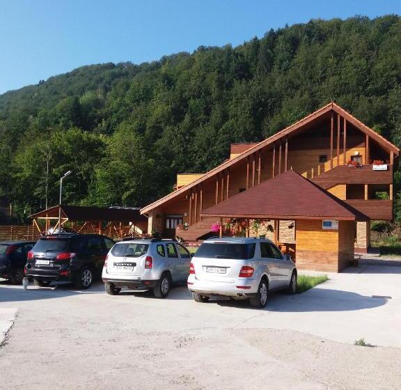 پانسیون Green Eden Lepsa