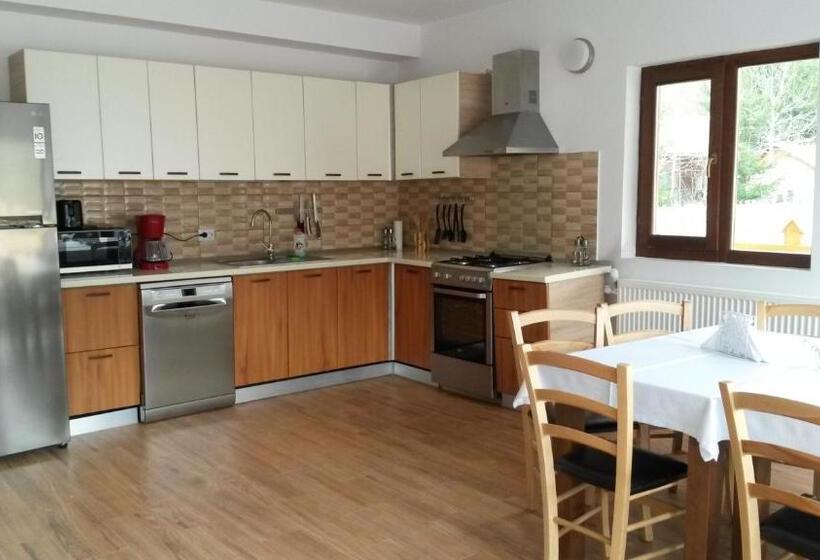 پانسیون Green Eden Lepsa