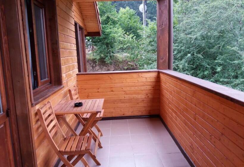 پانسیون Green Eden Lepsa