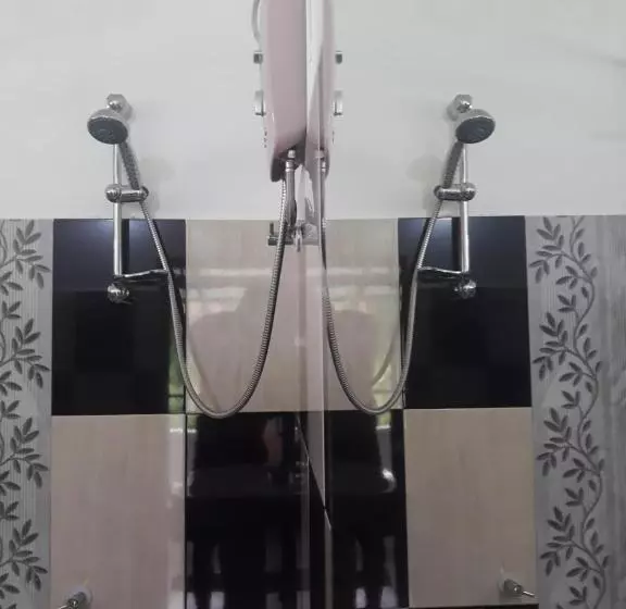 Majatalo Rainforest River Bay