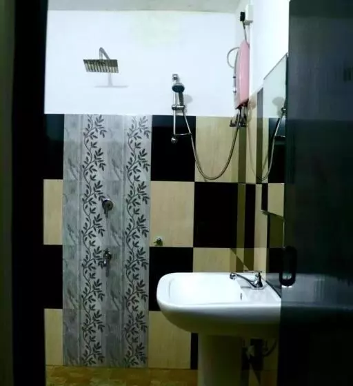 Majatalo Rainforest River Bay